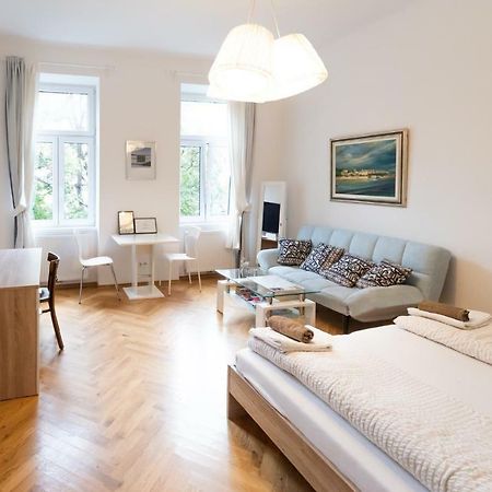 Prater Studio Next Fair, Un, Wu And City Center Apartman Bécs Kültér fotó
